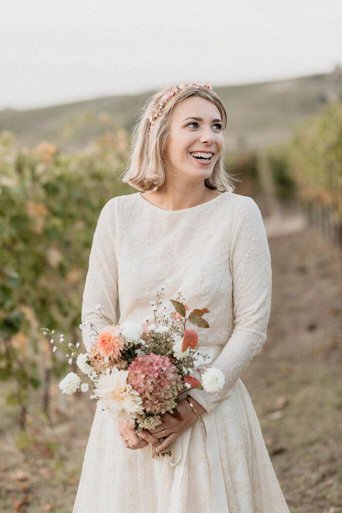 Bouquet da sposa romantico autunnale con palette pastello